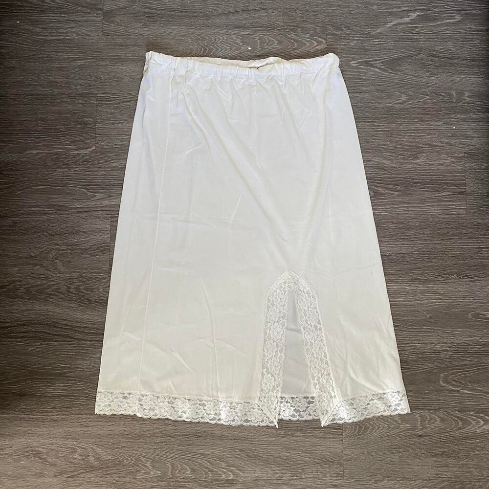 Vintage white maxi skirt